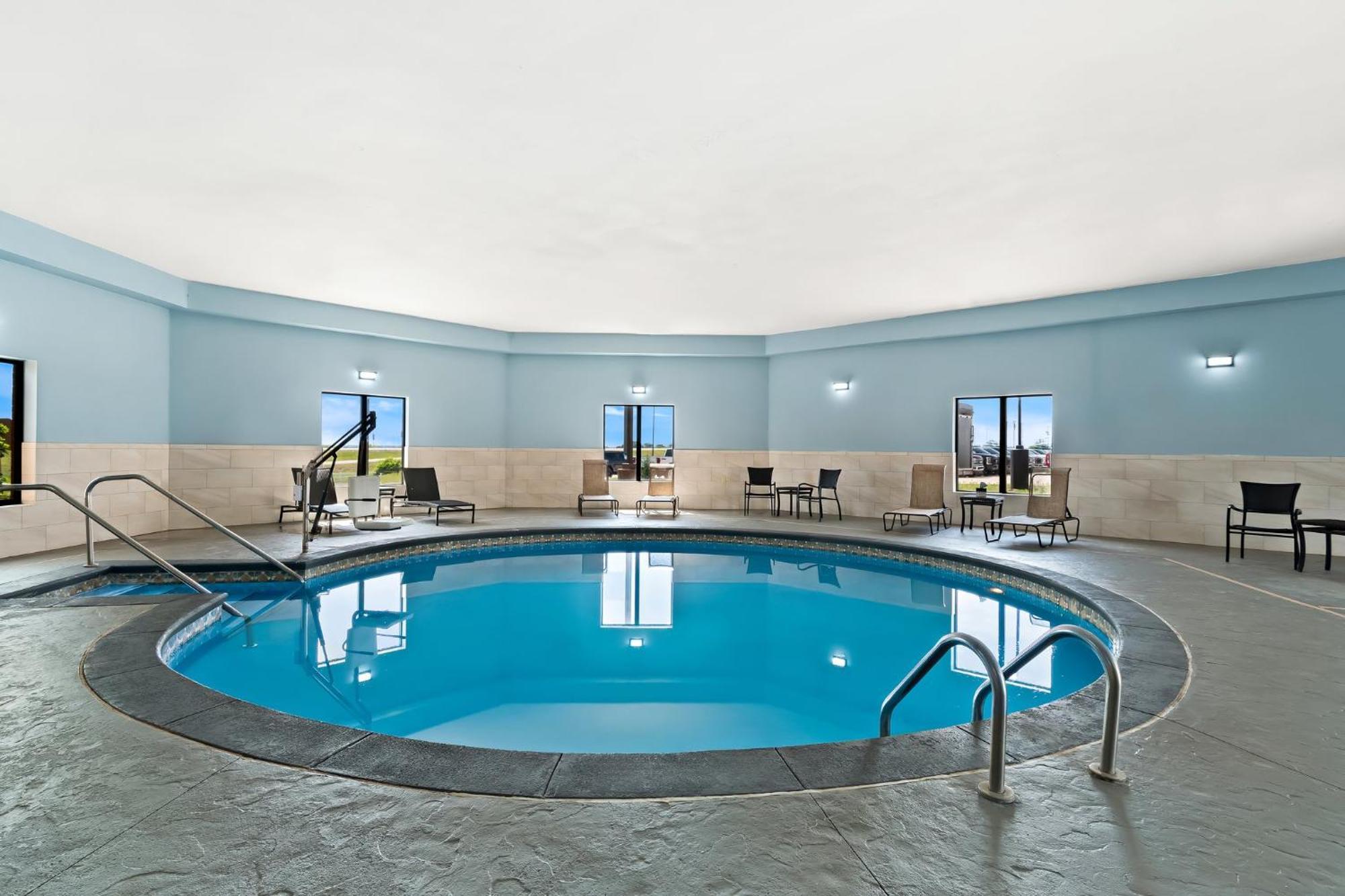 Holiday Inn Express & Suites Perry By Ihg Esterno foto