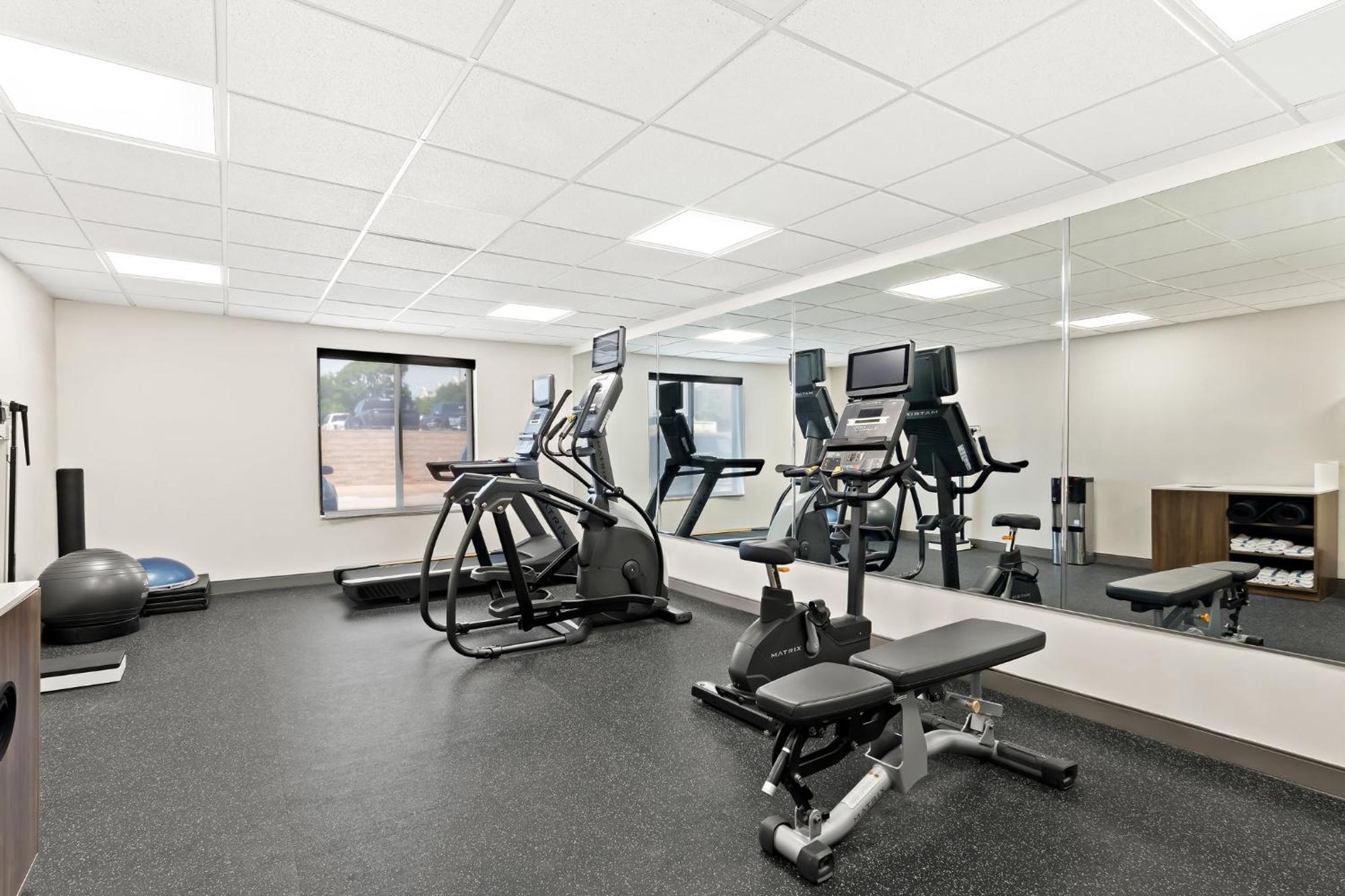 Holiday Inn Express & Suites Perry By Ihg Esterno foto