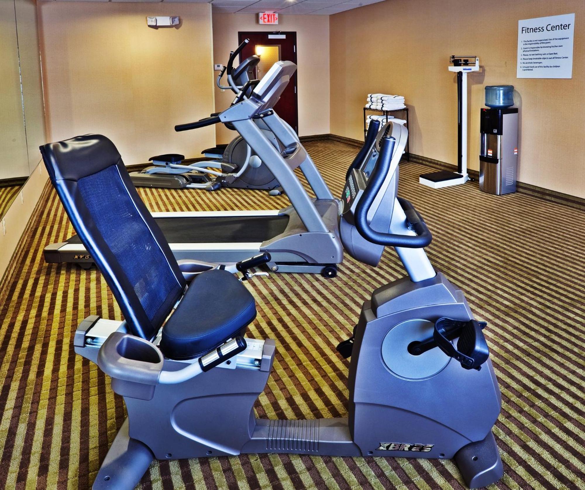 Holiday Inn Express & Suites Perry By Ihg Esterno foto