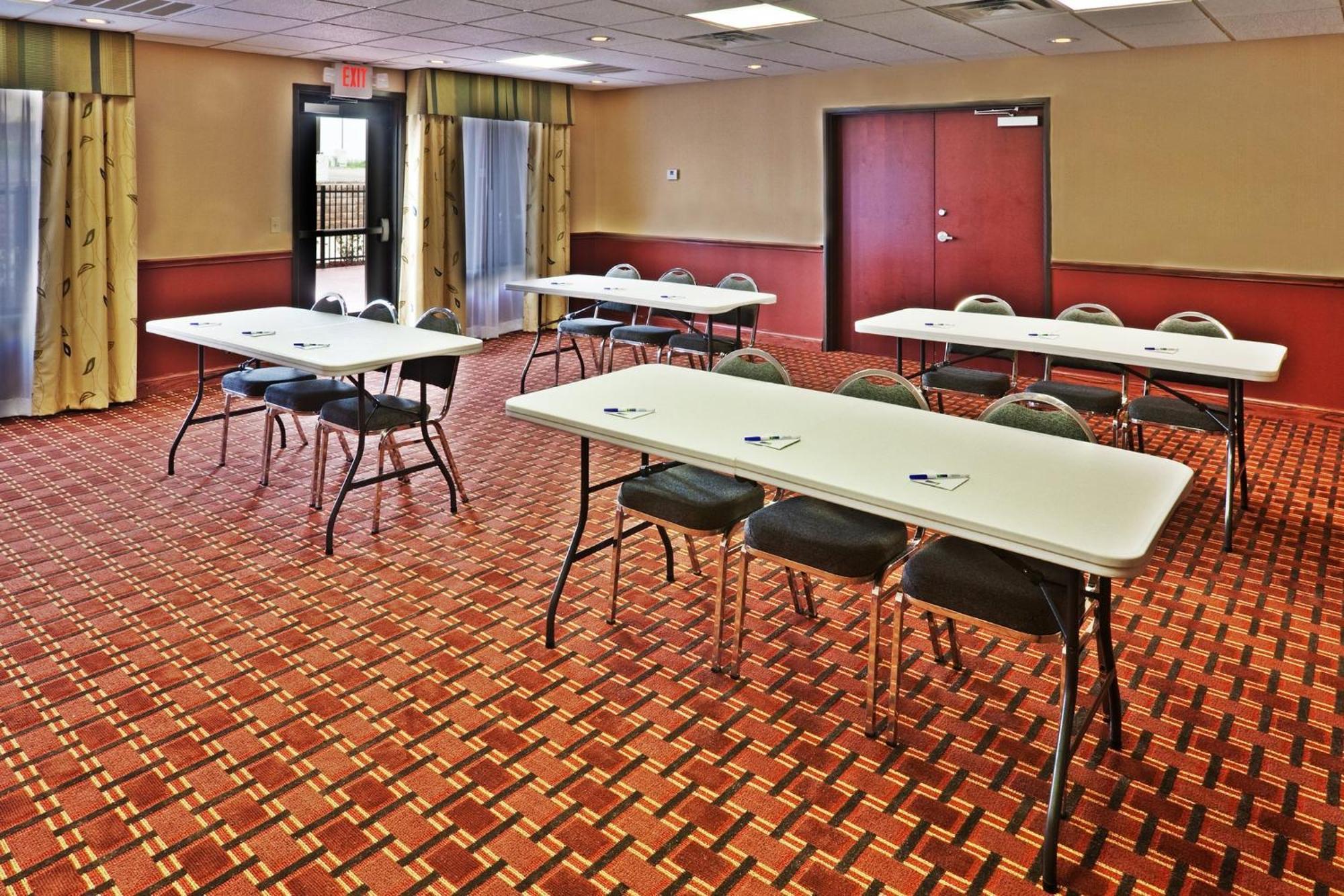 Holiday Inn Express & Suites Perry By Ihg Esterno foto